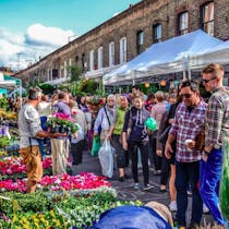 BRIGHTEN YOUR DAY AT COLUMBIA ROAD FLOWER MARKET