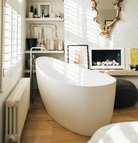 The gorgeous bath in the master bedroom