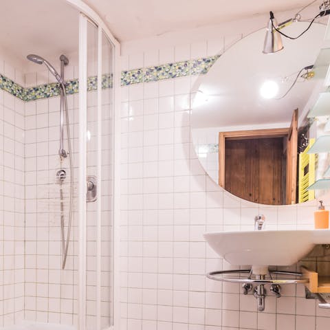 A large bathroom