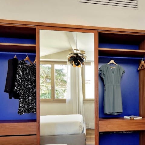The bright accents