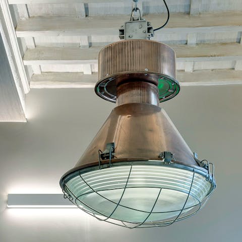 The retro copper light