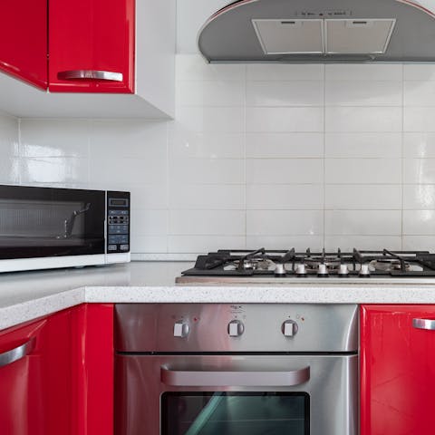 The fully equipped kitchen