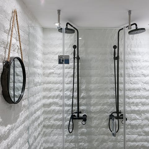 The Romantic Double Showers
