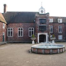 LIVE LIKE A BISHOP AT FULHAM PALACE