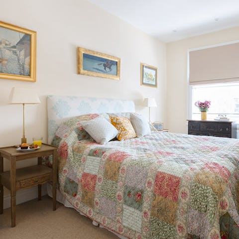 Classical decor in the bedroom